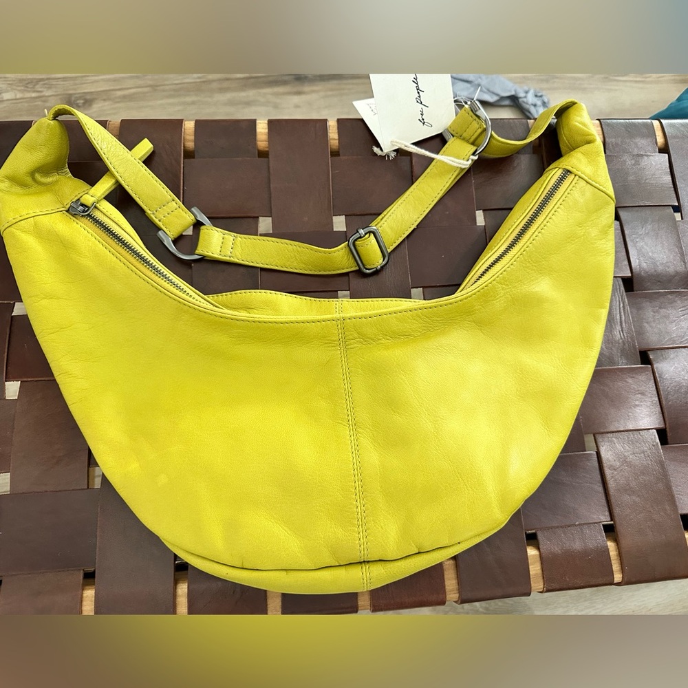 🆕 FREE PEOPLE IDLE HANDS SLING IN YULETIDE LIME